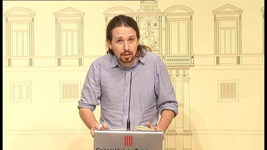 Iglesias mantiene ante Puigdemont su apoyo al referéndum