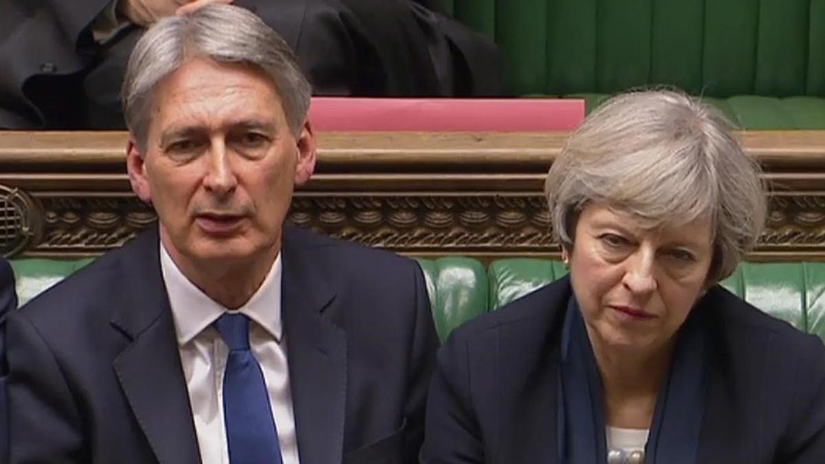 Hammond y May, en la presentación del presupuesto en el Parlamento