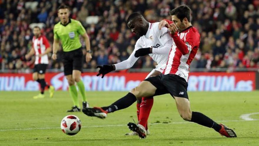 El Sevilla vence con contundencia al Athletic y deja la eliminatoria prácticamente sentenciada