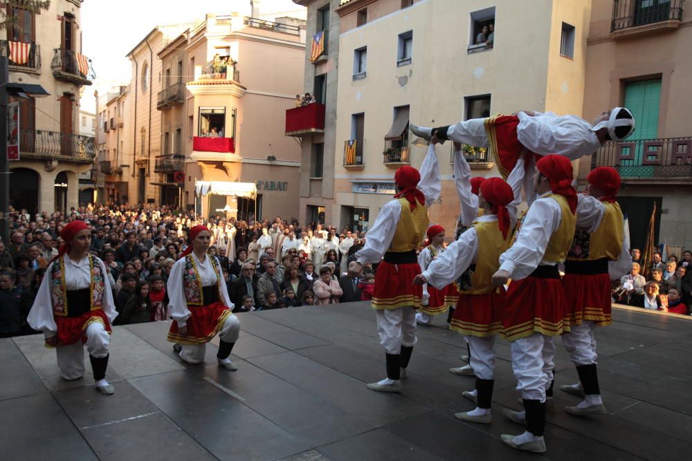 La processó del Sant Crist d'Igualada aplega centenars de persones