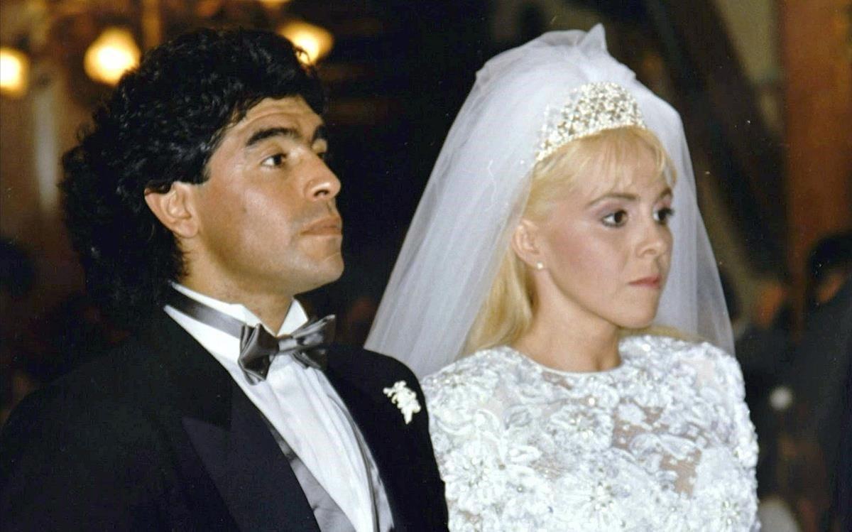 zentauroepp55984449 file photo  argentine soccer legend diego maradona and claud201125200331