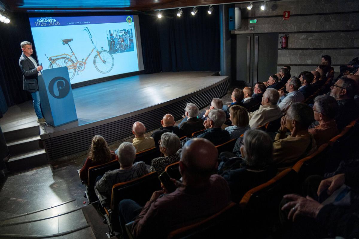 Totes les fotos de la presentació del llibre del centenari de la Penya Ciclista Bonavista