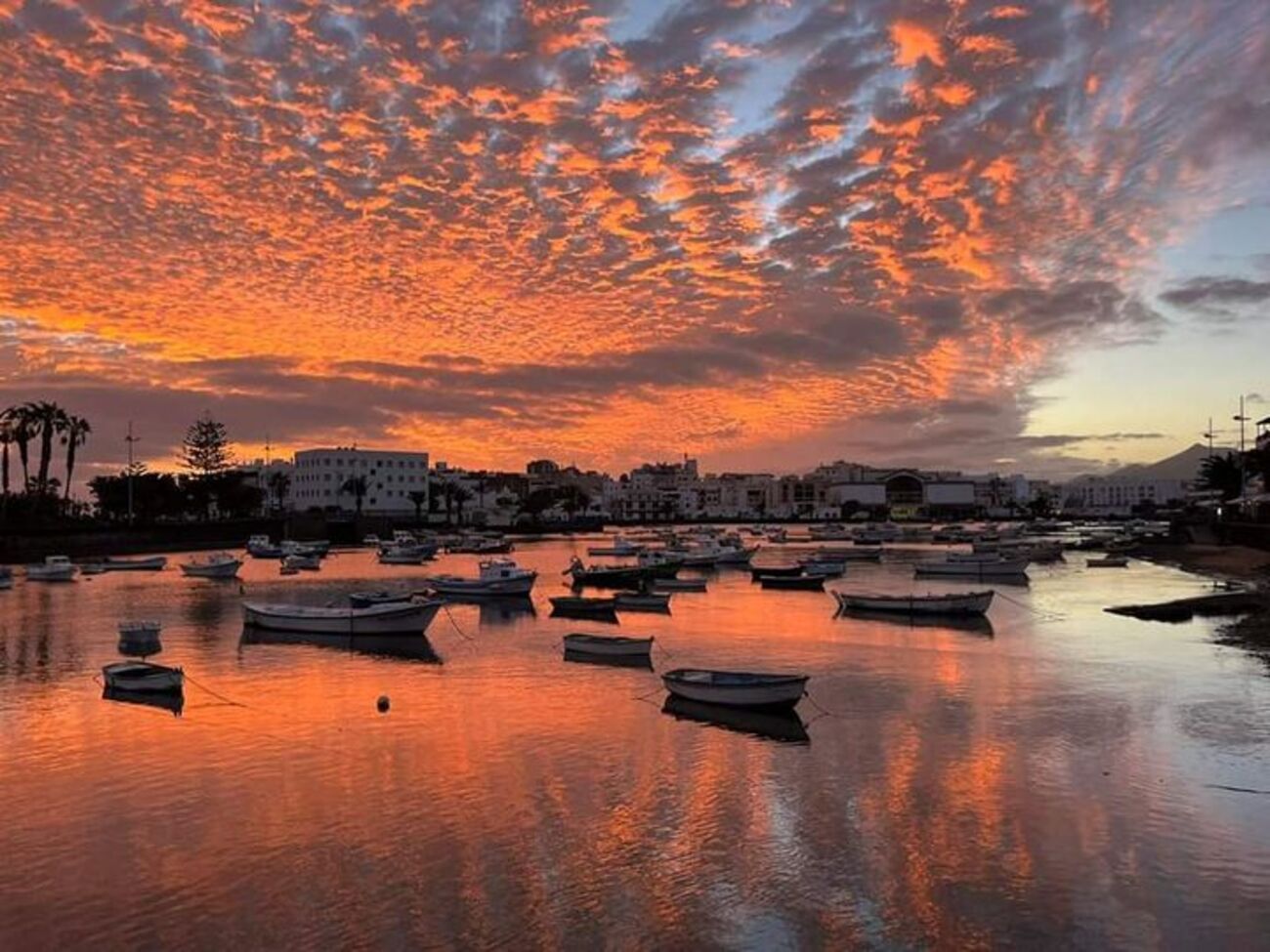 Atardecer rojo en el Charco de San Gines. Celeste Callero Cañada.jpg