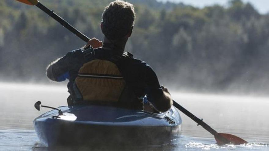 Una divertida excursión en kayak es uno de los planes que os proponemos
