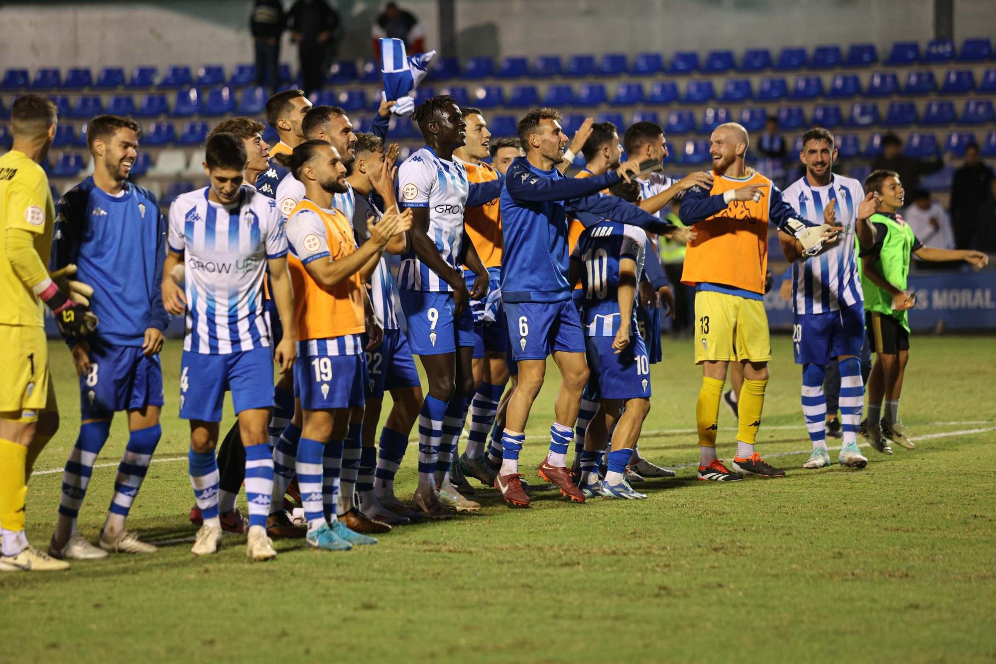 El Alcoyano vuela empujado por la afición