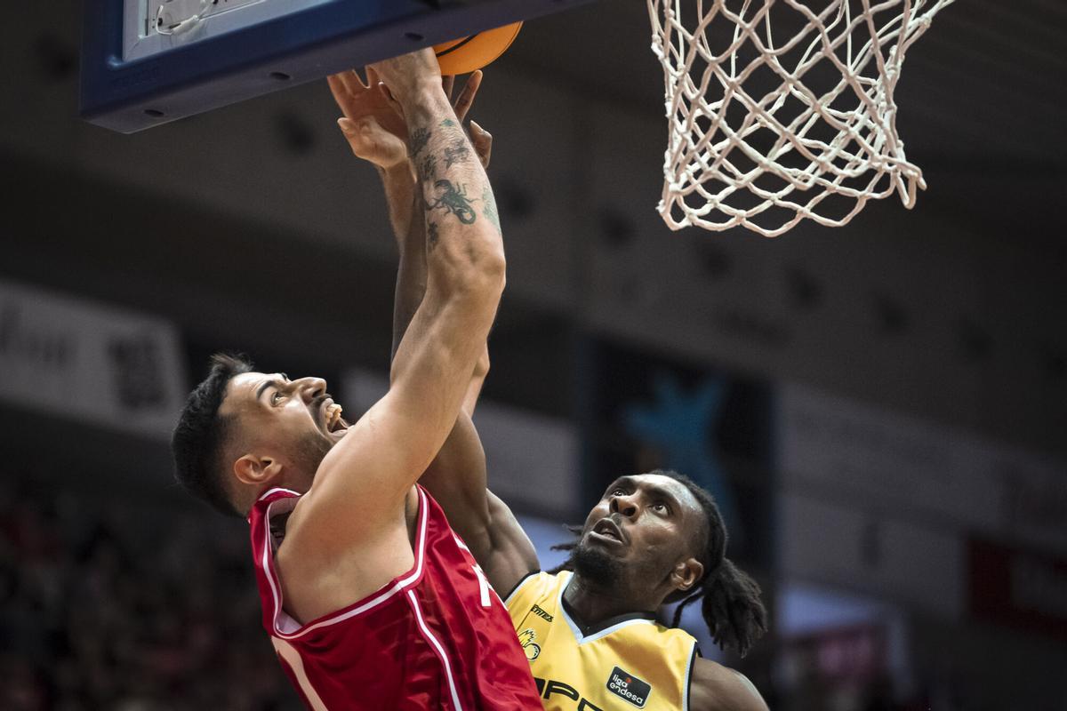 Juan Fernández lideró al Bàsquet Girona ante un Batemon que estuvo demasiado solo