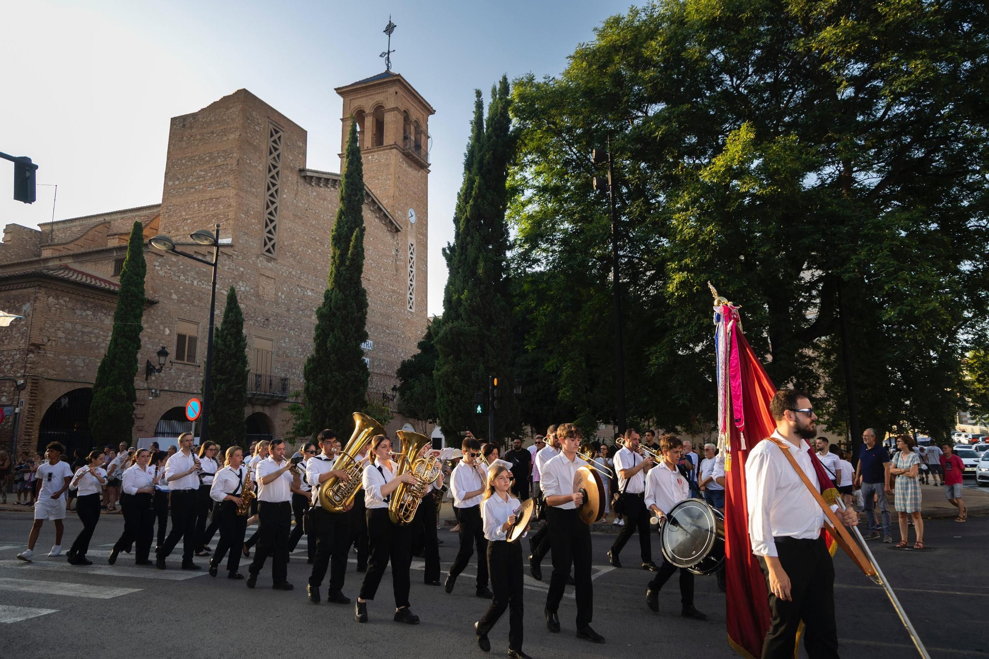 Así ha sido el pasacalle de bandas de música afectadas por la dana en la Torre
