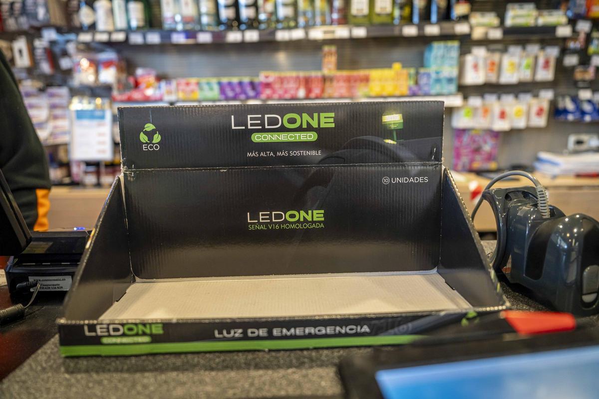 Primer día de aplicación de la nueva medida de llevar baliza V16 obligatoria en el coche