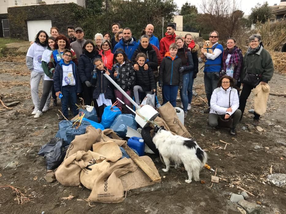 Voluntaris de l''acció ambiental a Llançà