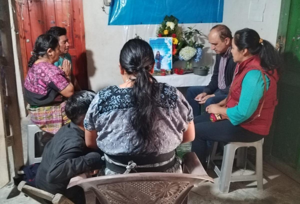 González Miranda, en un domicilio de Concepción Tutuapa (Guatemala) con familiares cuya hija murió en el desierto