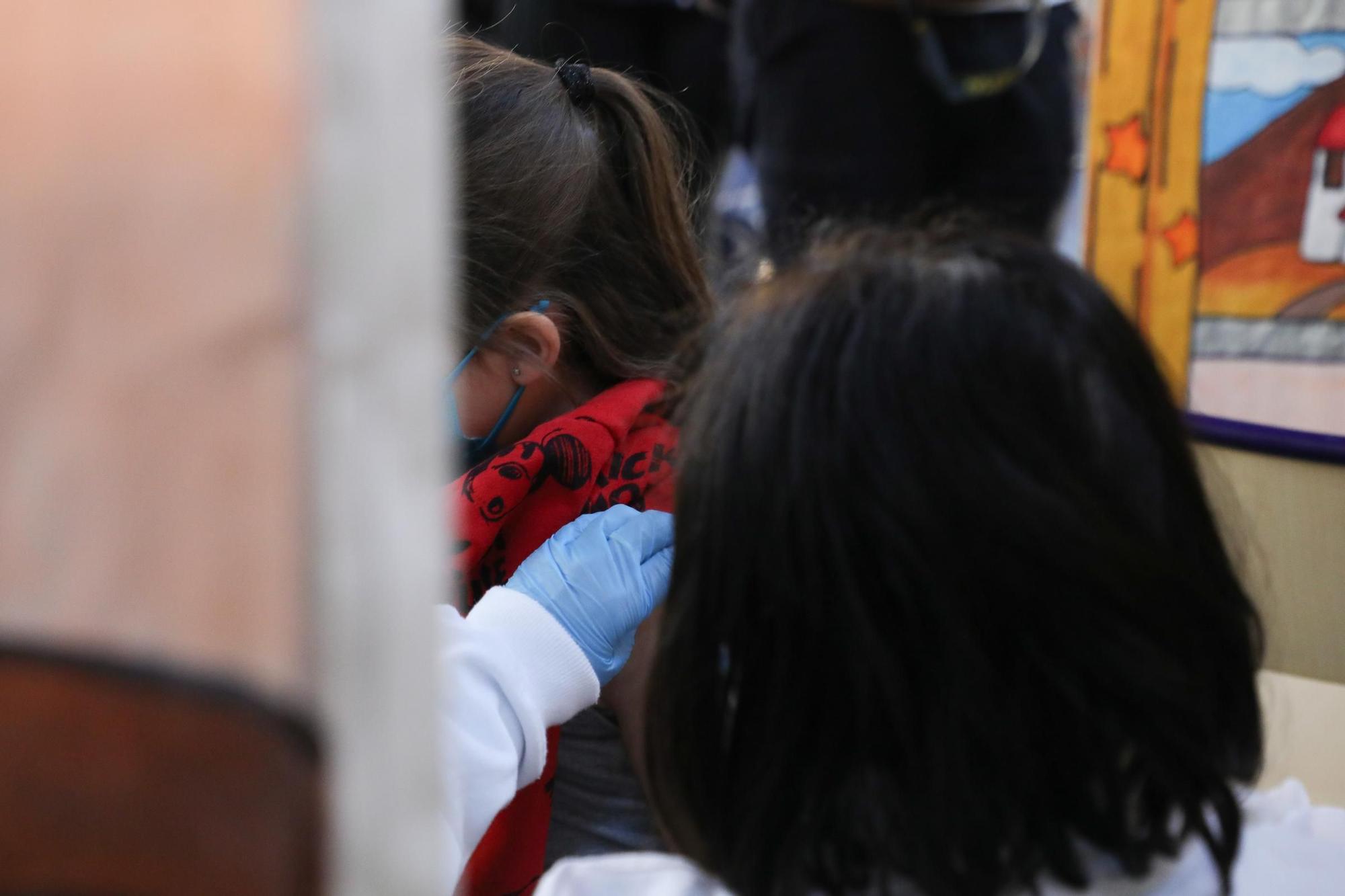 Sanidad vacuna desde hoy a los niños de 5 a 8 años en los colegios de la C. Valenciana