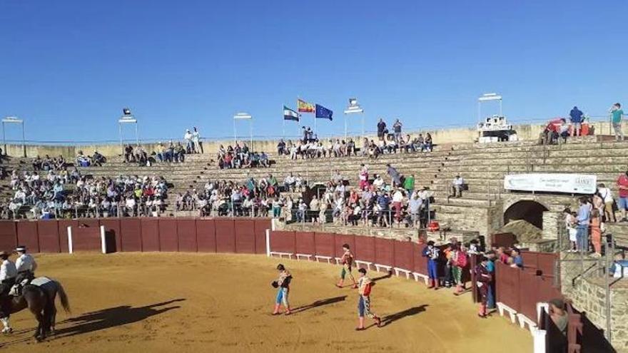 La Fundación Franz Weber critica una corrida de toros en Azuaga por incentivar la asistencia de menores