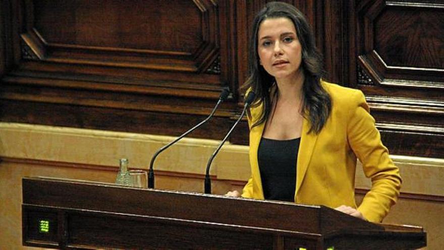 La cap de l&#039;oposició, Inés Arrimadas, replicant el discurs de Puigdemont