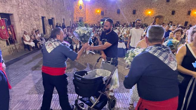 Santa Pola ofrenda a su patrona