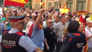 Manifestacions davant la comandància de la Guàrdia Civil a Barcelona.