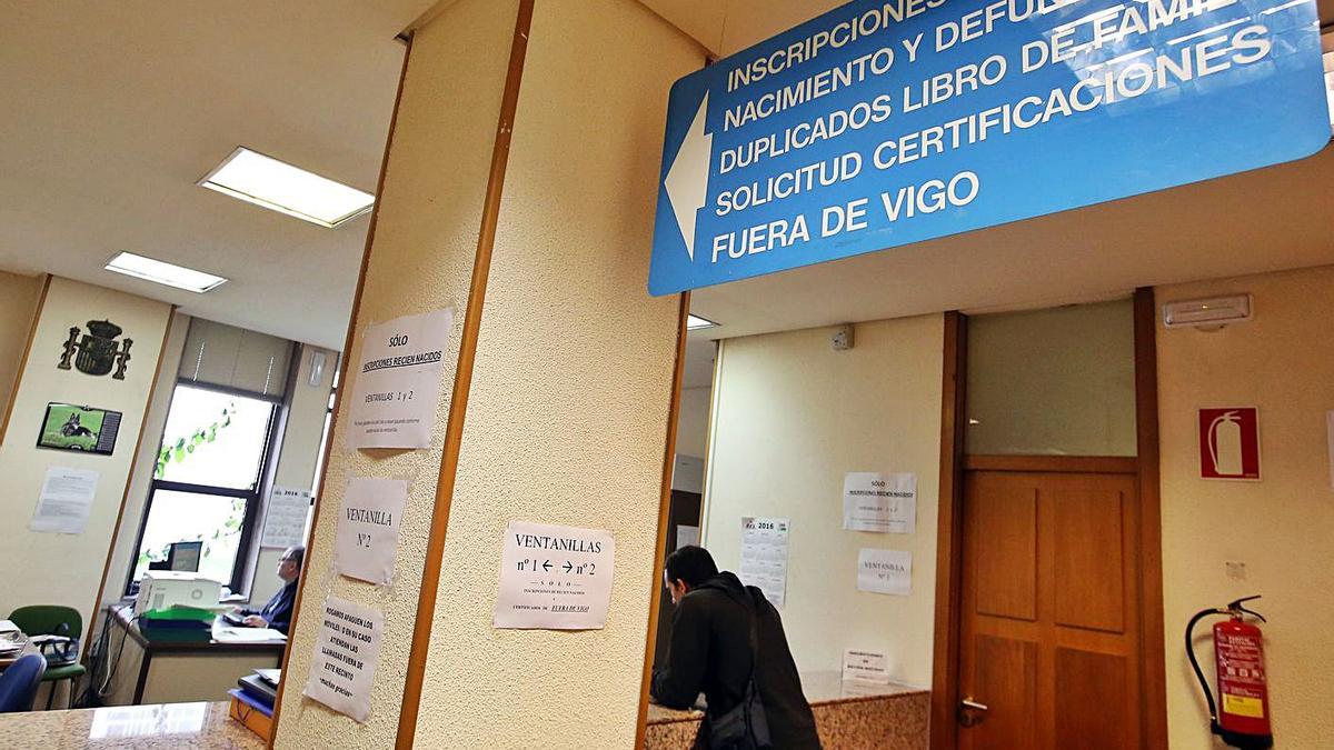 El Registro Civil de Vigo está ubicado en uno de los edificios judiciales de la calle Lalín. |   // MARTA G. BREA
