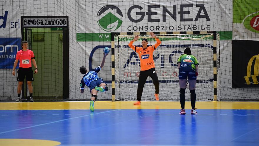 El Rocasa golpea primero en la ida de los octavos de la EHF European Cup