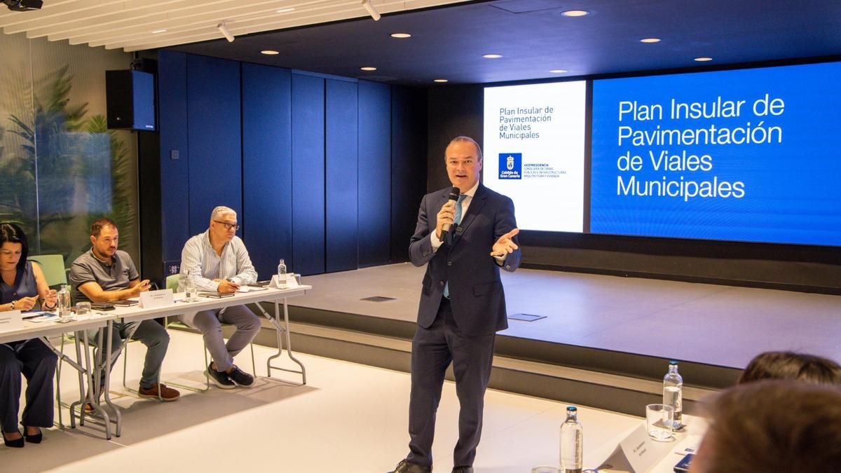 El consejero de Obras Públicas del Cabildo de Gran Canaria, Augusto Hidalgo.