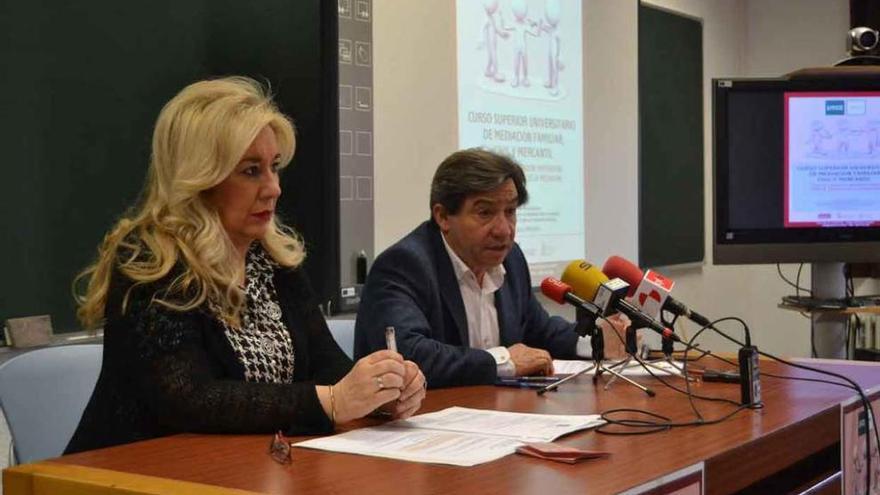 Marisol Lozano y Juan Andrés Blanco, durante la presentación del ciclo. Foto S. Charro