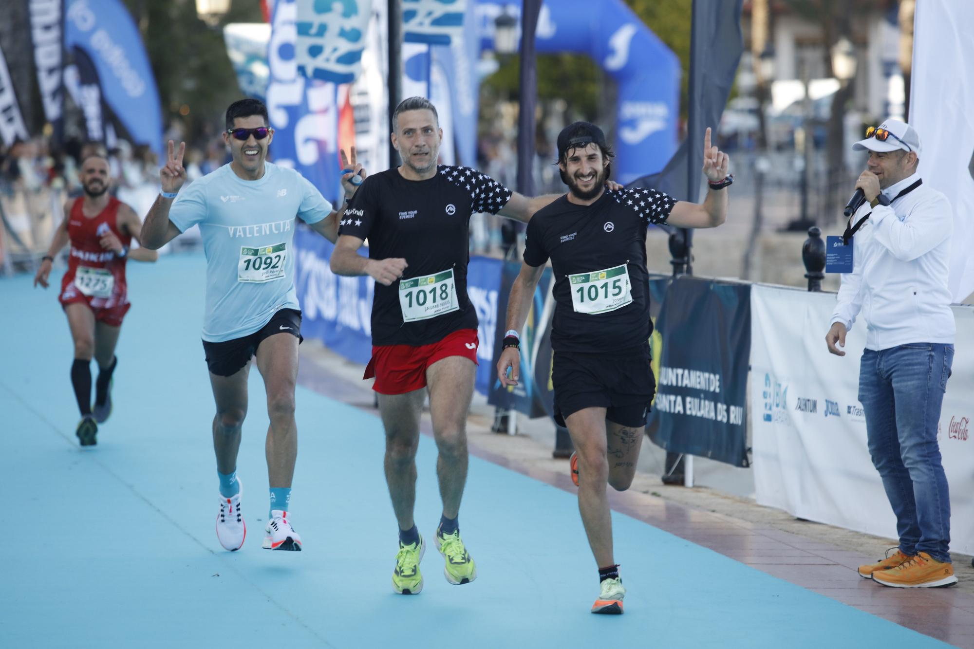 Búscate en nuestra galería de fotos del Santa Eulària Ibiza Marathon