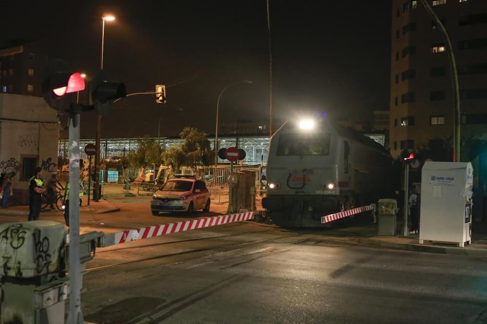 Llegada del tren al puerto de Málaga.