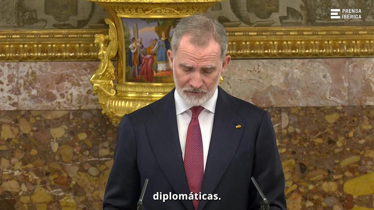 Felip VI demana "contenció  en l’ús de la força" i apel·la a la diplomàcia