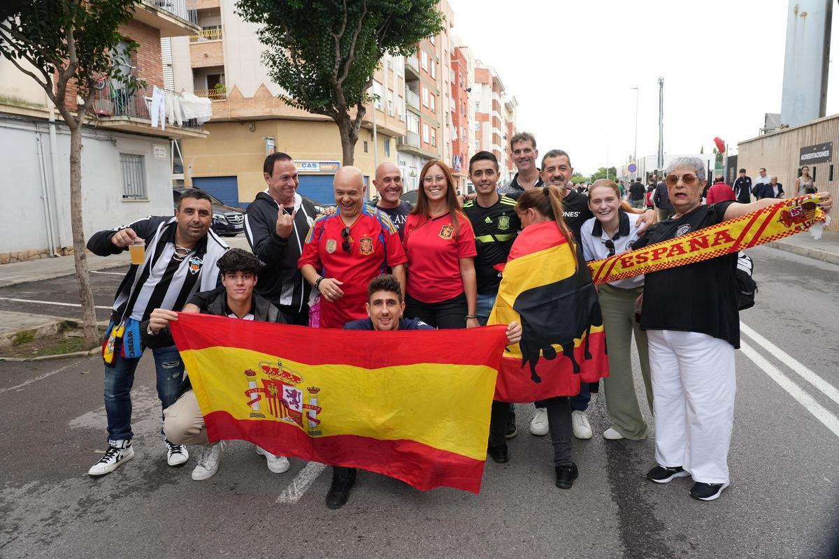 Aledaños del SkyFi Castalia antes de un partido de la selección española. En este caso, sub-21.