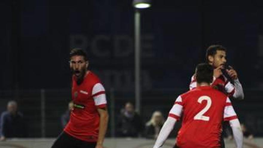 Gato celebra el gol de penalti que dio los tres puntos.