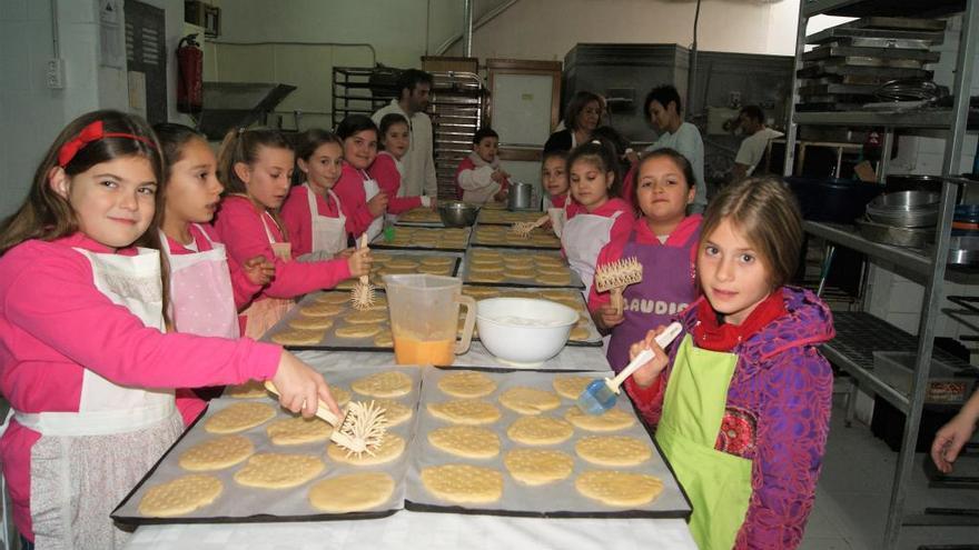 Benicàssim se prepara para Sant Antoni y comienza a elaborar las coquetas