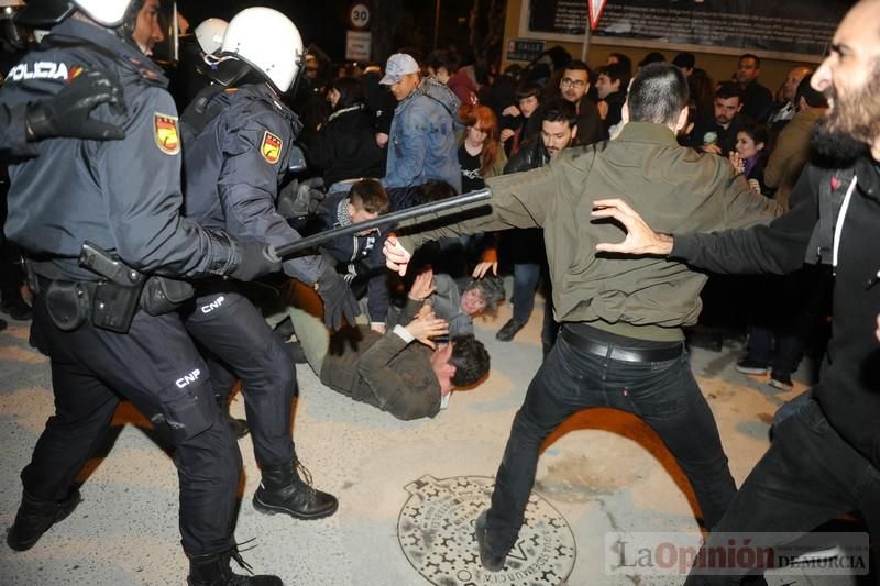 Vuelve la violencia a las vías con el 8 de Marzo