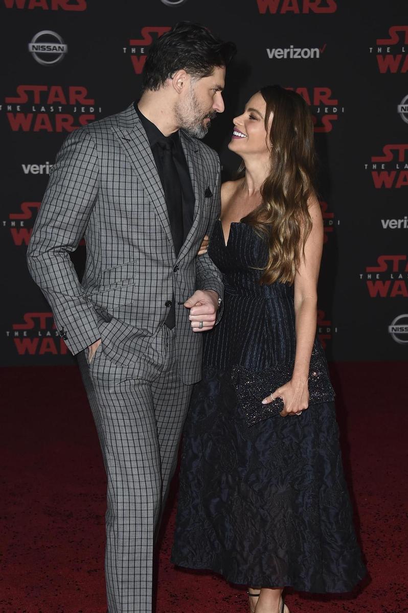 Joe Mangianello y Sofía Vergara en el estreno de 'Star Wars: the last jedi'