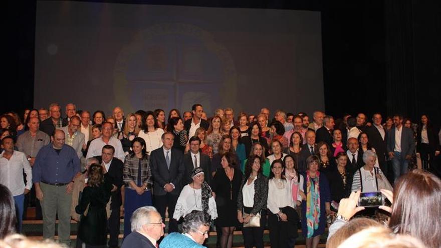 Multitudinaria celebración por los 50 años del instituto Antonio Gala