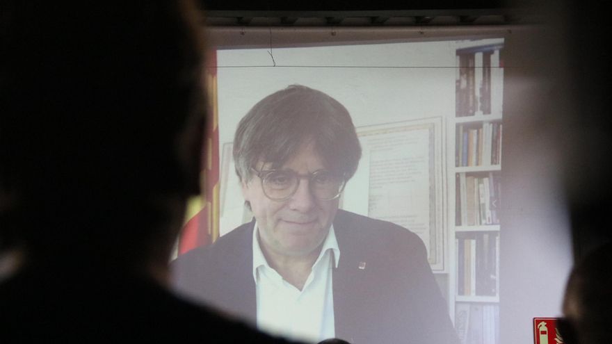 Puigdemont defensa que &quot;intentar fer política prescindint&quot; de l&#039;1-O és &quot;faltar al principi de realitat&quot;