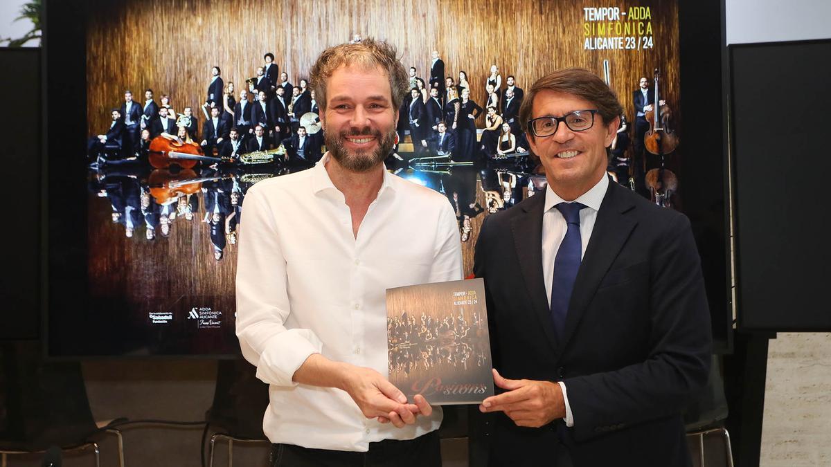 Josep Vicent y Juan de Dios Navarro, en la presentación de la temporada sinfónica 2023/24