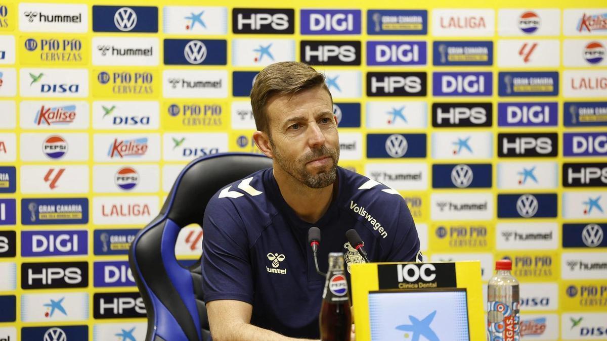 Luis García no habla de cuentas ni de finales por el ascenso en la UD Las Palmas