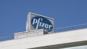 Logo de la farmacéutica Pfizer. 