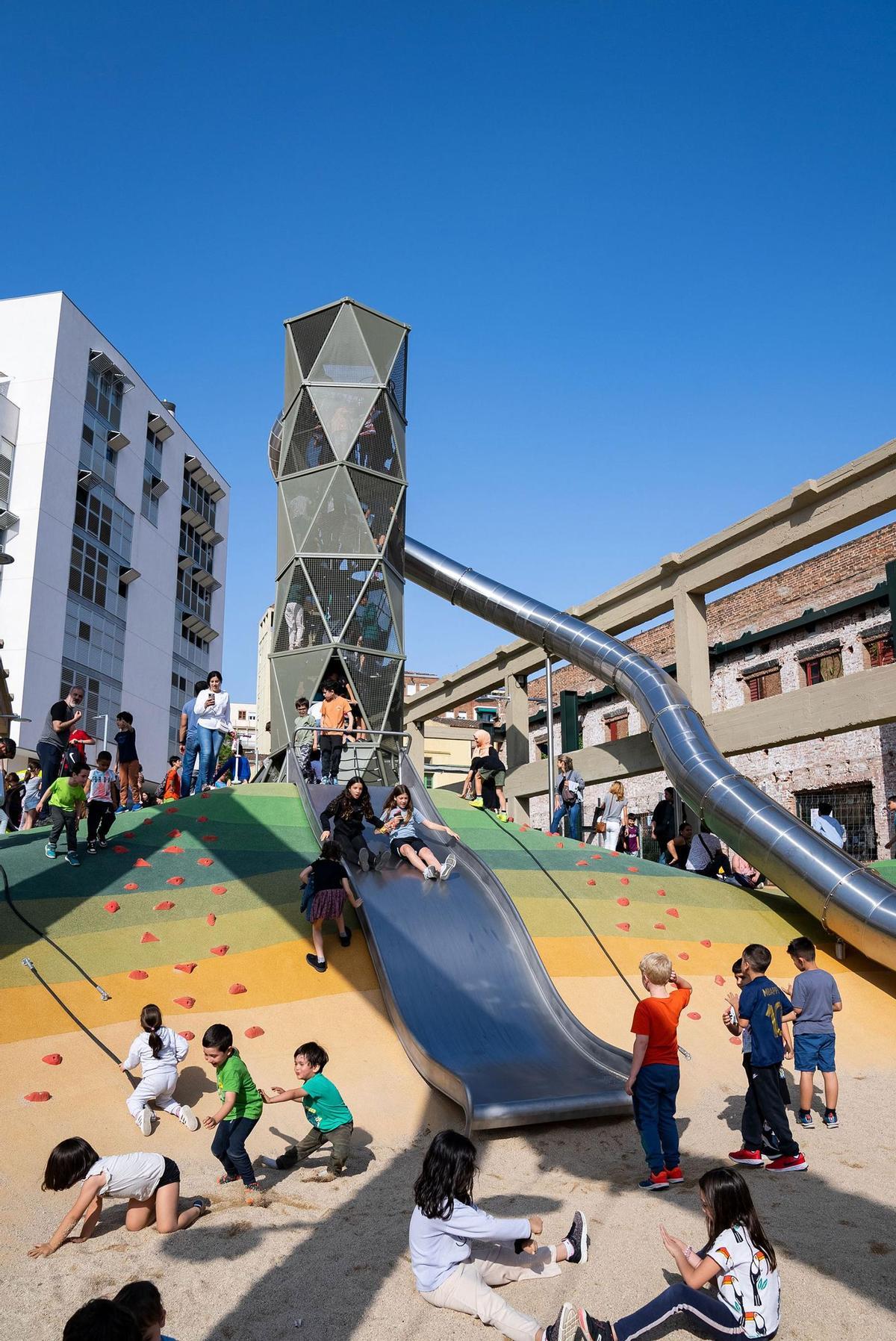 Zonas de juego en Can Batlló