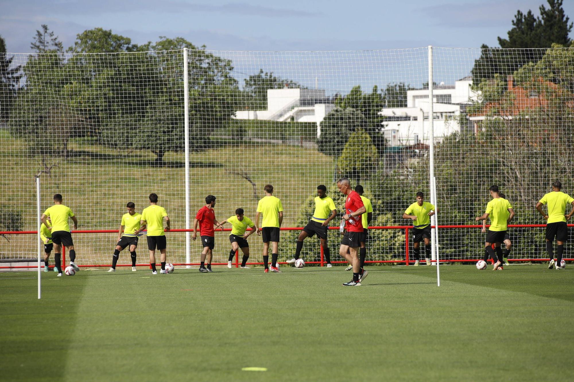 Así fue el primer entrenamiento de la era Albés en el Sporting (en imágenes)