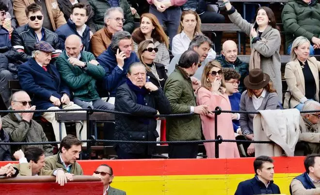 Boluda, Esther Pastor y Valderrama en los Toros de València