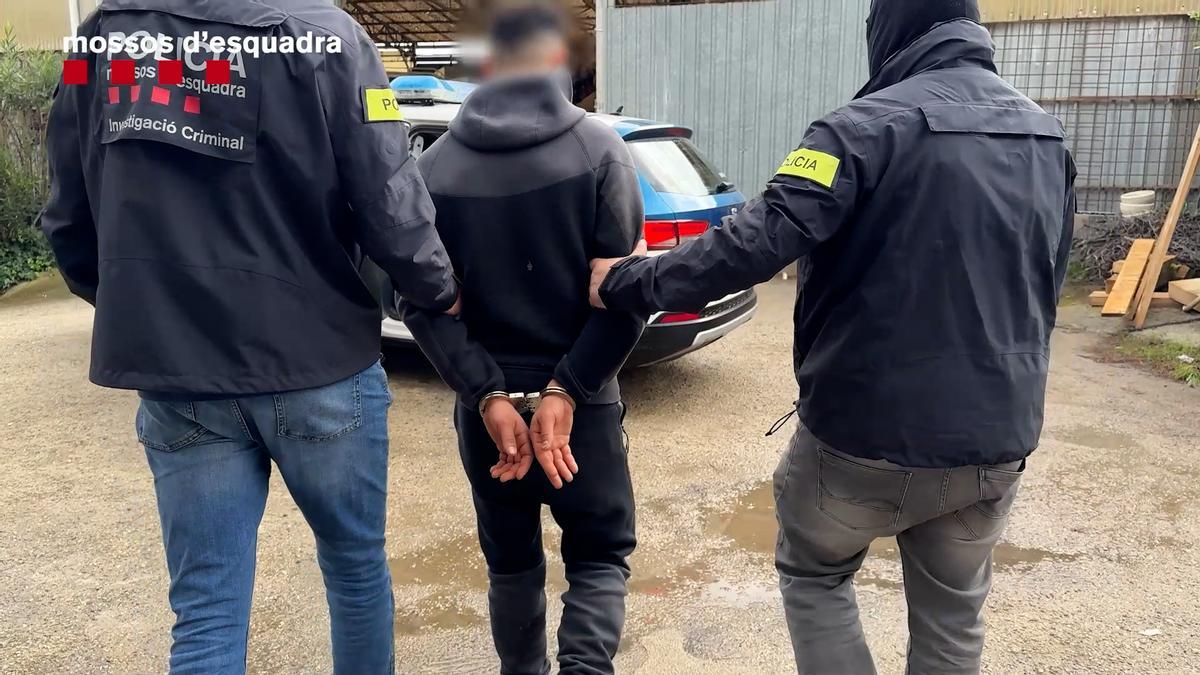 Los Mossos desmantelan una organización especializada en robos con fuerza de motos en aparcamientos comunitarios