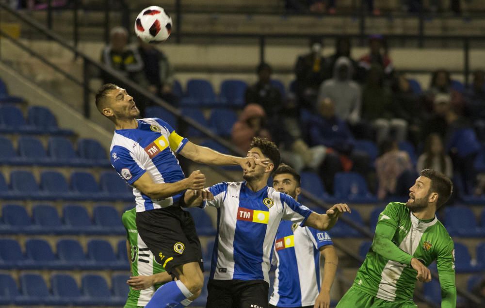 Una genialidad de Chechu da la victoria al Hércules ante el Cornellà