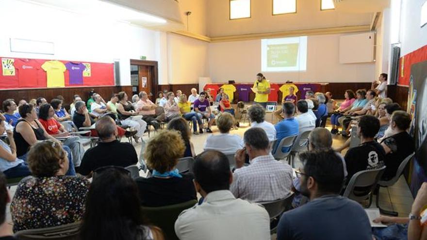 Imagen de la asamblea constituyente de Ganemos Las Palmas GC, ayer en el Edificio de los Sindicatos.