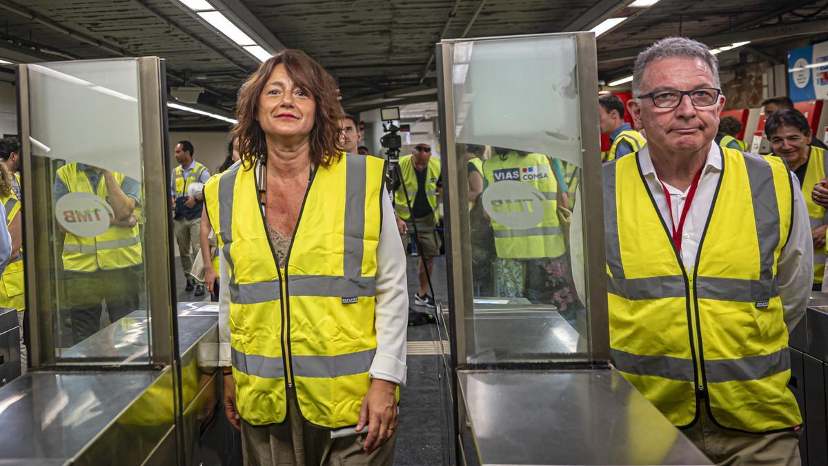 La presidenta de TMB, Laia Bonet muestra la reforma de la línea 4 de metro en la Barceloneta