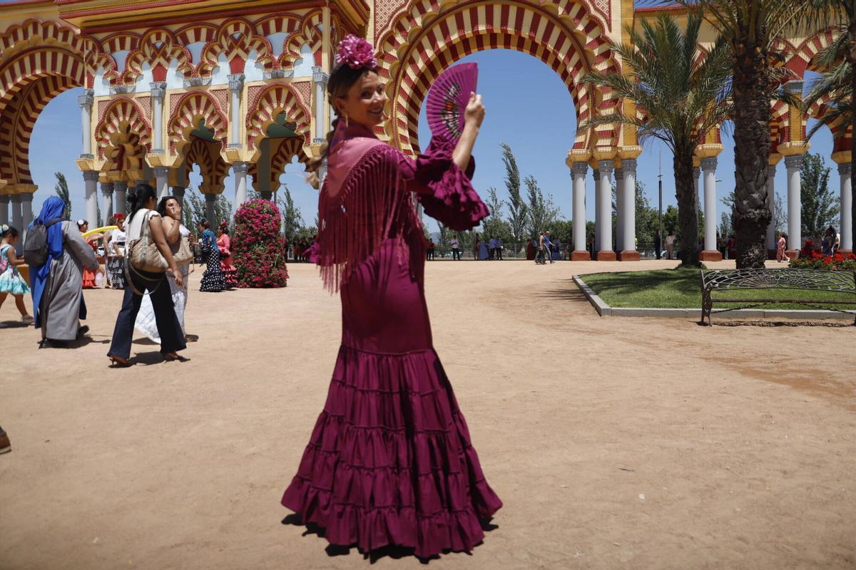 Maire Hidalgo, con traje de la marca Viva la Feria Maire Hidalgo, con traje de la marca Viva la Feria