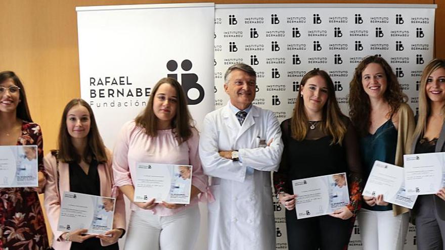 Una alumna de Enfermería de la UA logra una beca de la Fundación Rafael Bernabeu