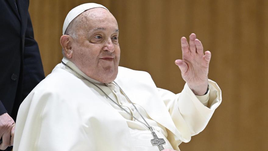 Qué es la neumonía bilateral que sufre el papa Francisco y en qué se diferencia de otras