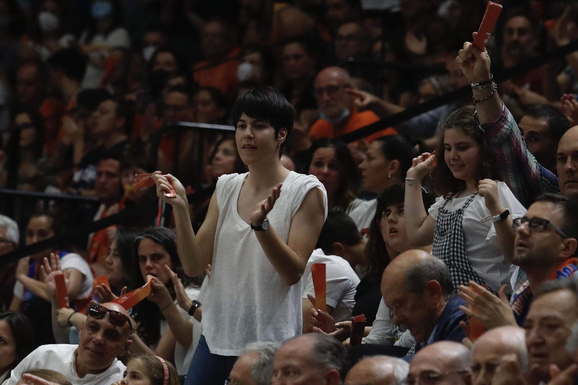 Adiós a la Liga entre aplausos para el Valencia Basket