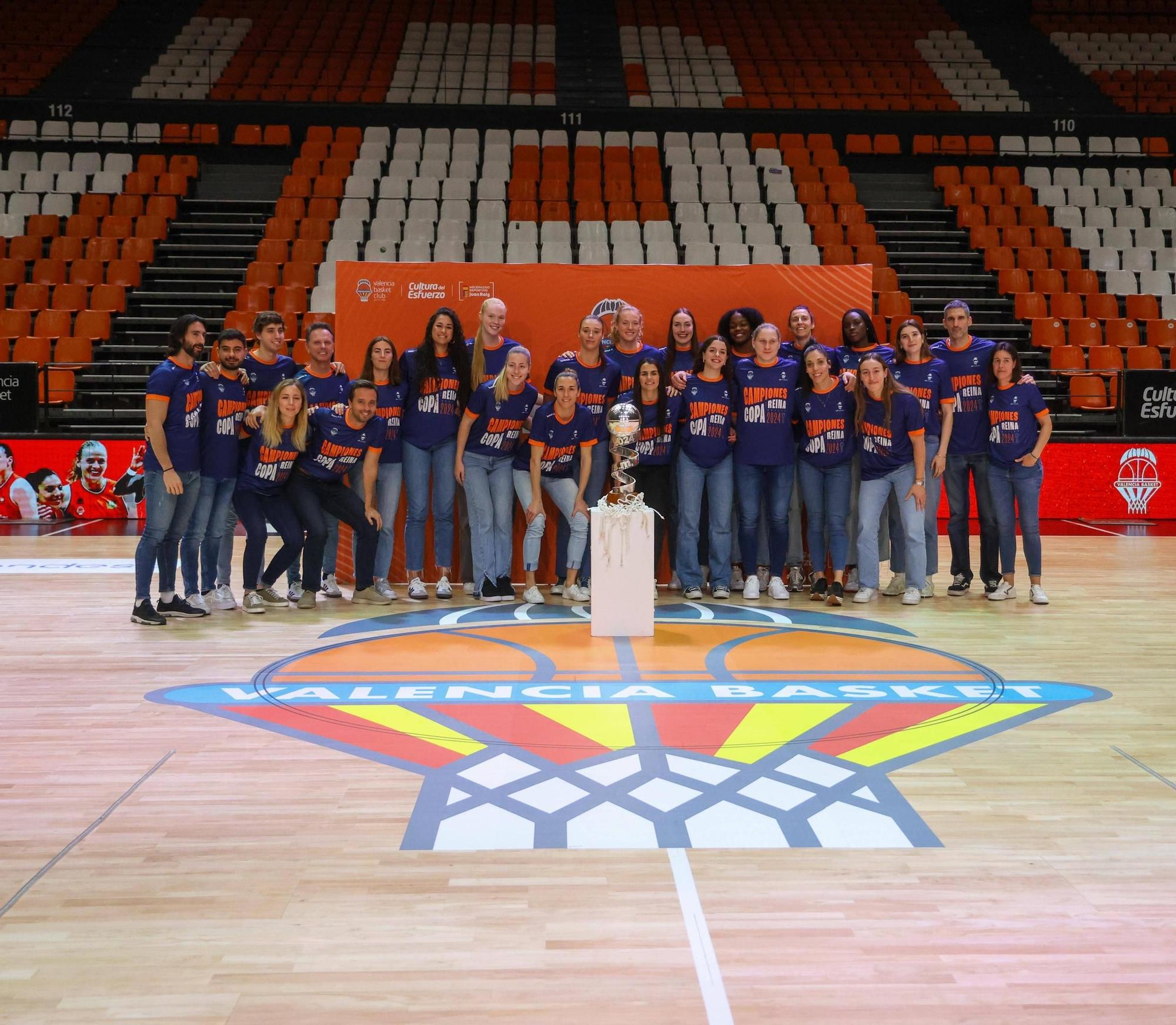 La fiesta llegó a la Fonteta: Así celebraron la Copa de la Reina