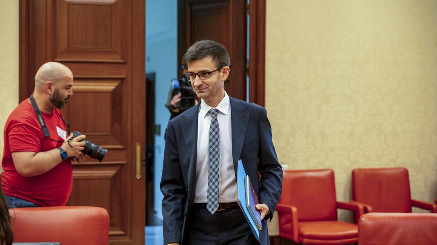 José Pablo López busca director de TVE y RNE mientras prevé un ahorro millonario con recortes en la dirección