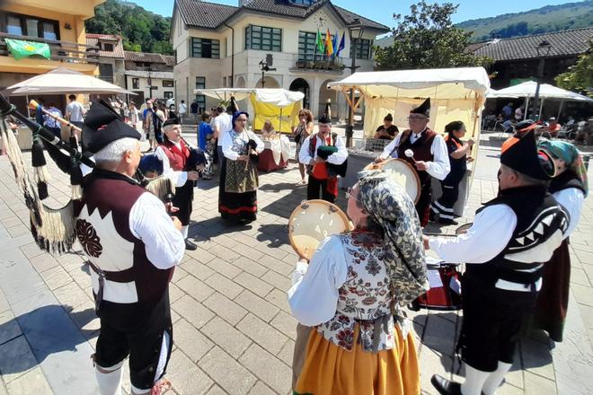 Así es el encuentro de las Polas de Asturias y León en Sobrescobio, en el que se ha reabierto la Casa del Agua, el gran centro de educación ambiental de Asturias